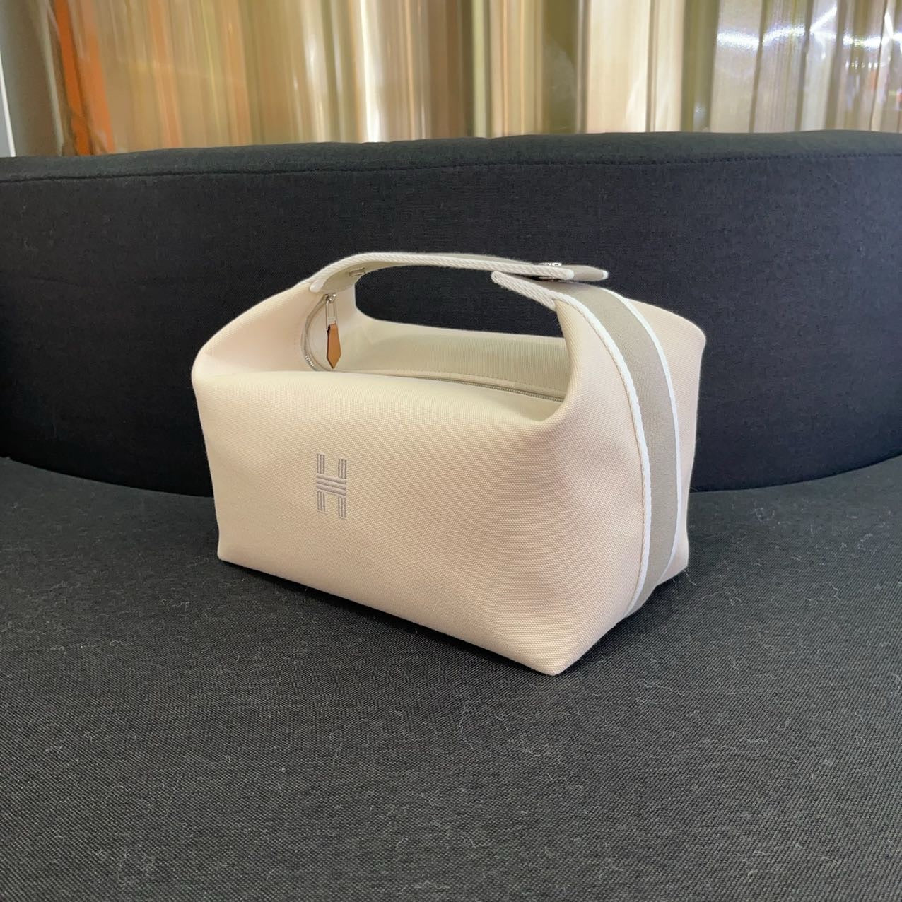 Hermes Canvas White