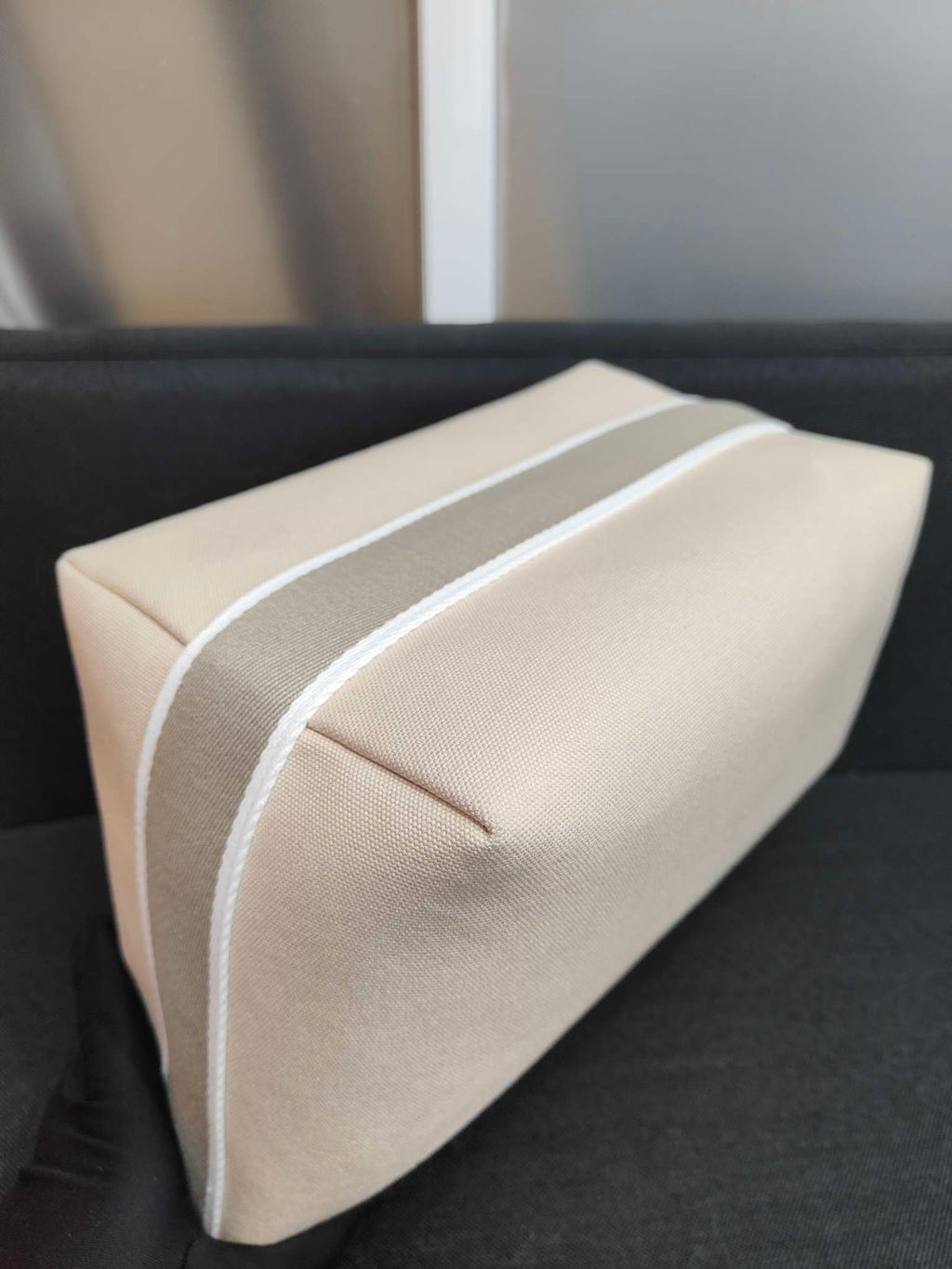 Hermes Canvas White