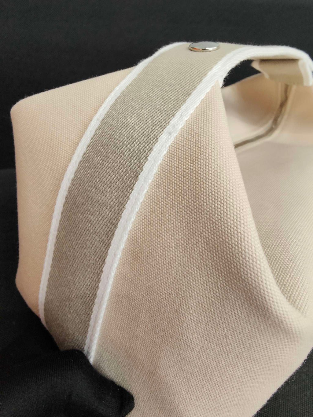 Hermes Canvas White