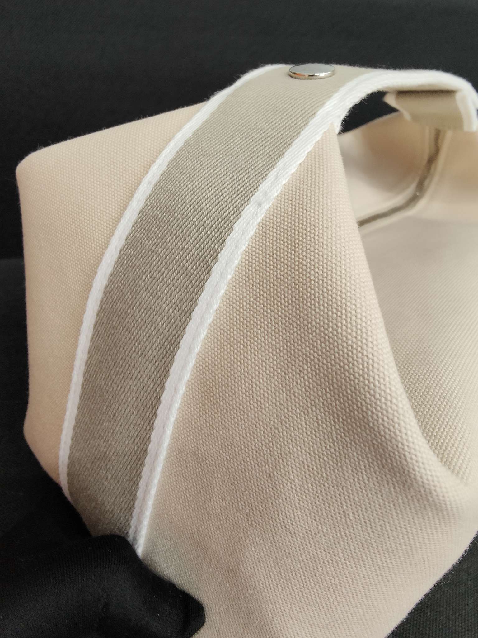 Hermes Canvas White