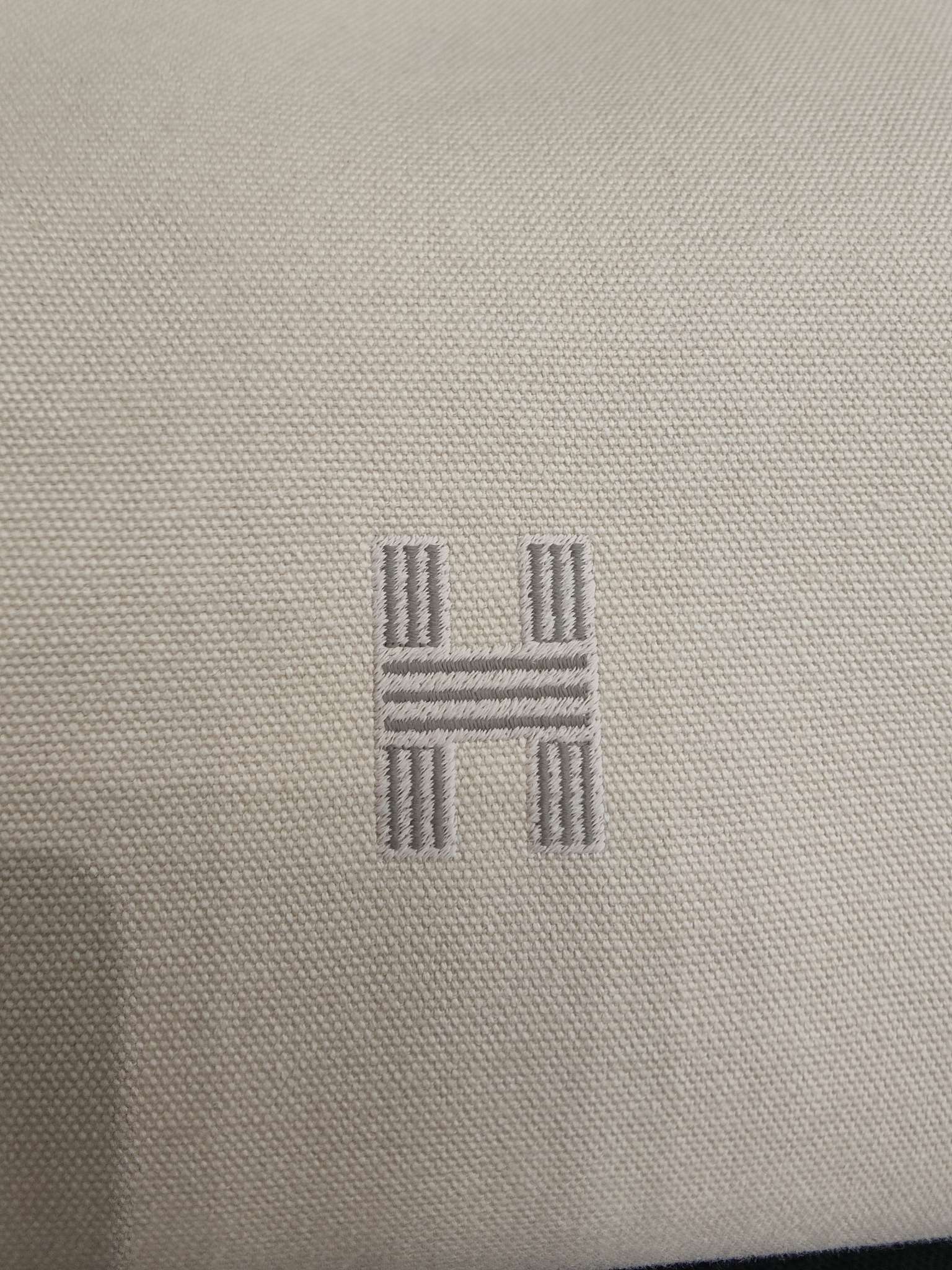 Hermes Canvas White