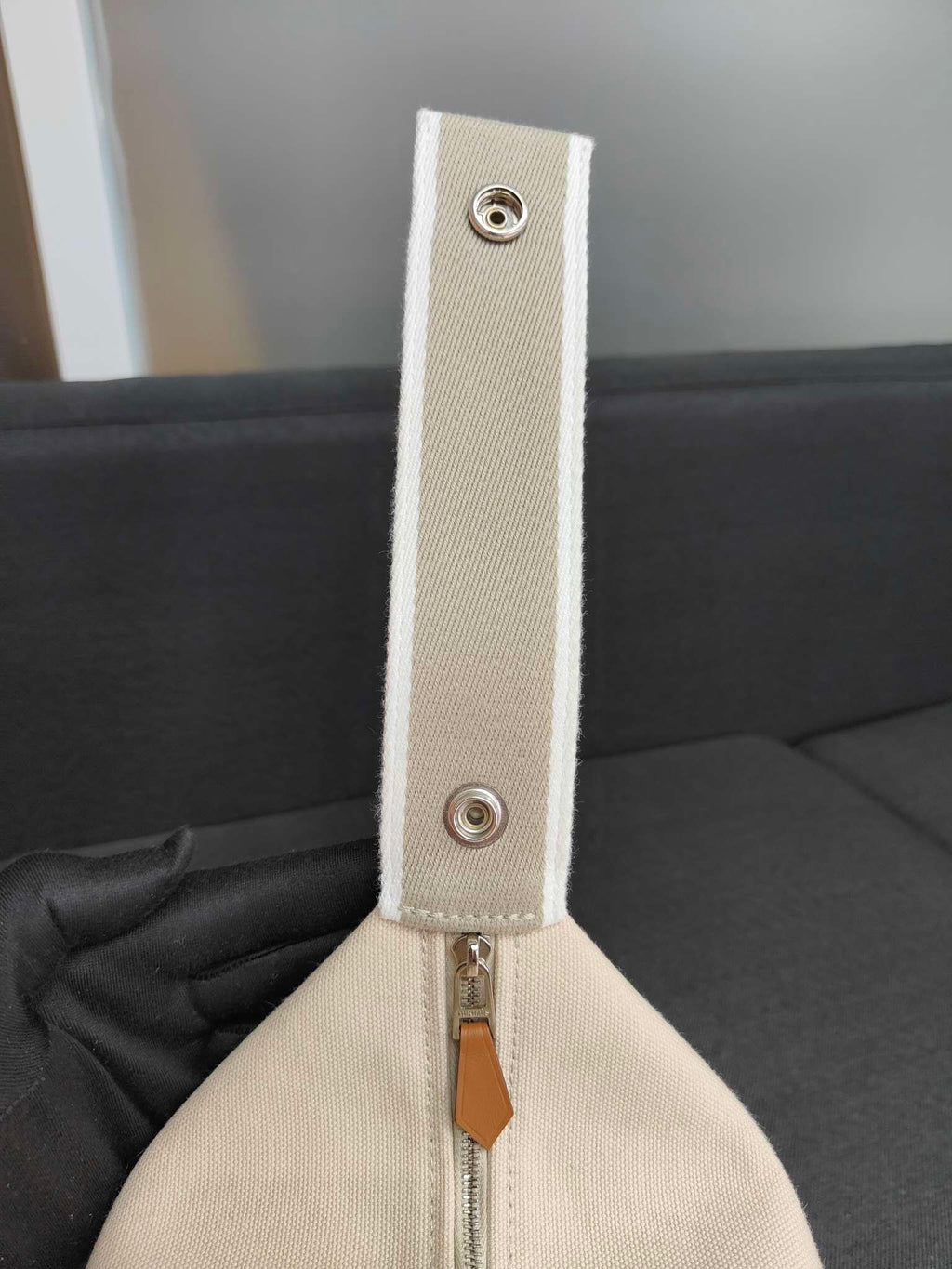 Hermes Canvas White