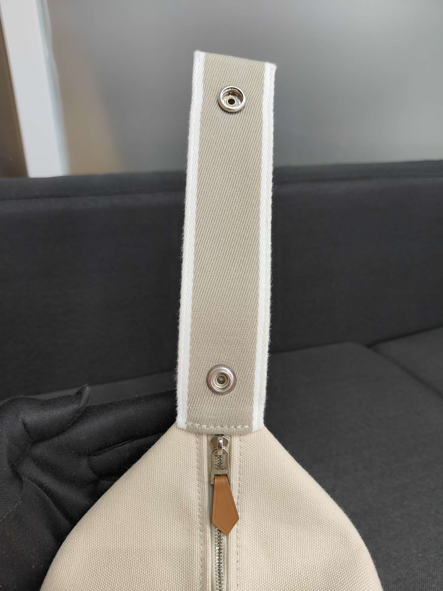 Hermes Canvas White