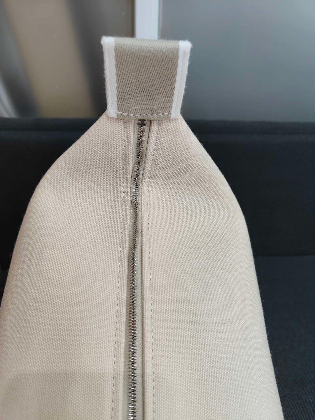 Hermes Canvas White