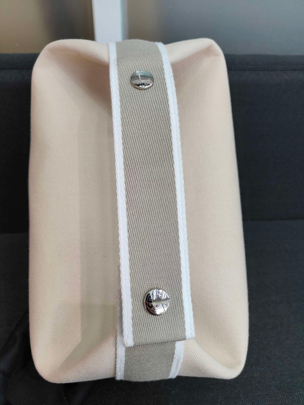 Hermes Canvas White