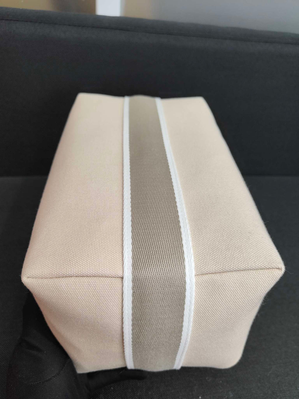Hermes Canvas White