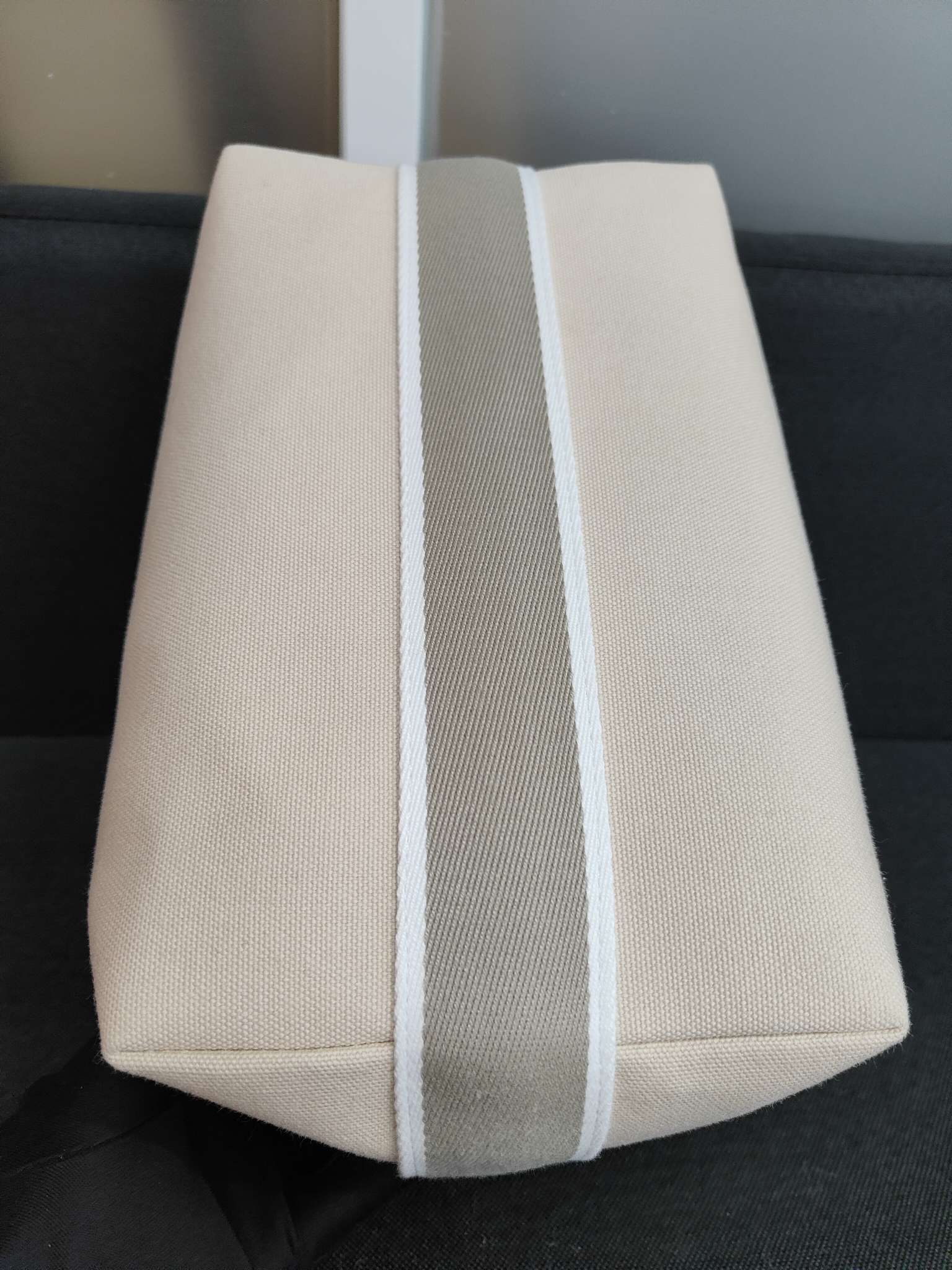 Hermes Canvas White
