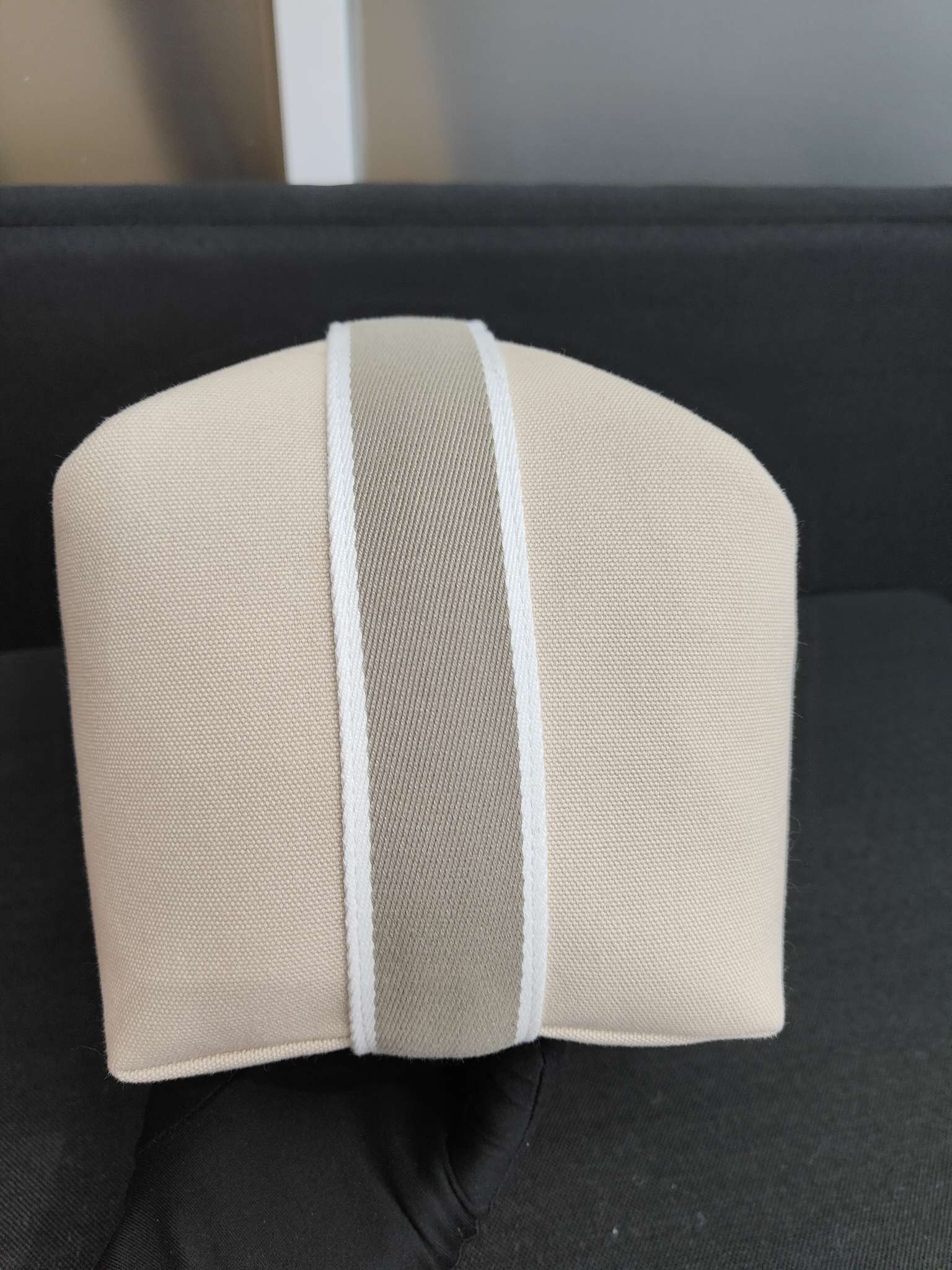 Hermes Canvas White