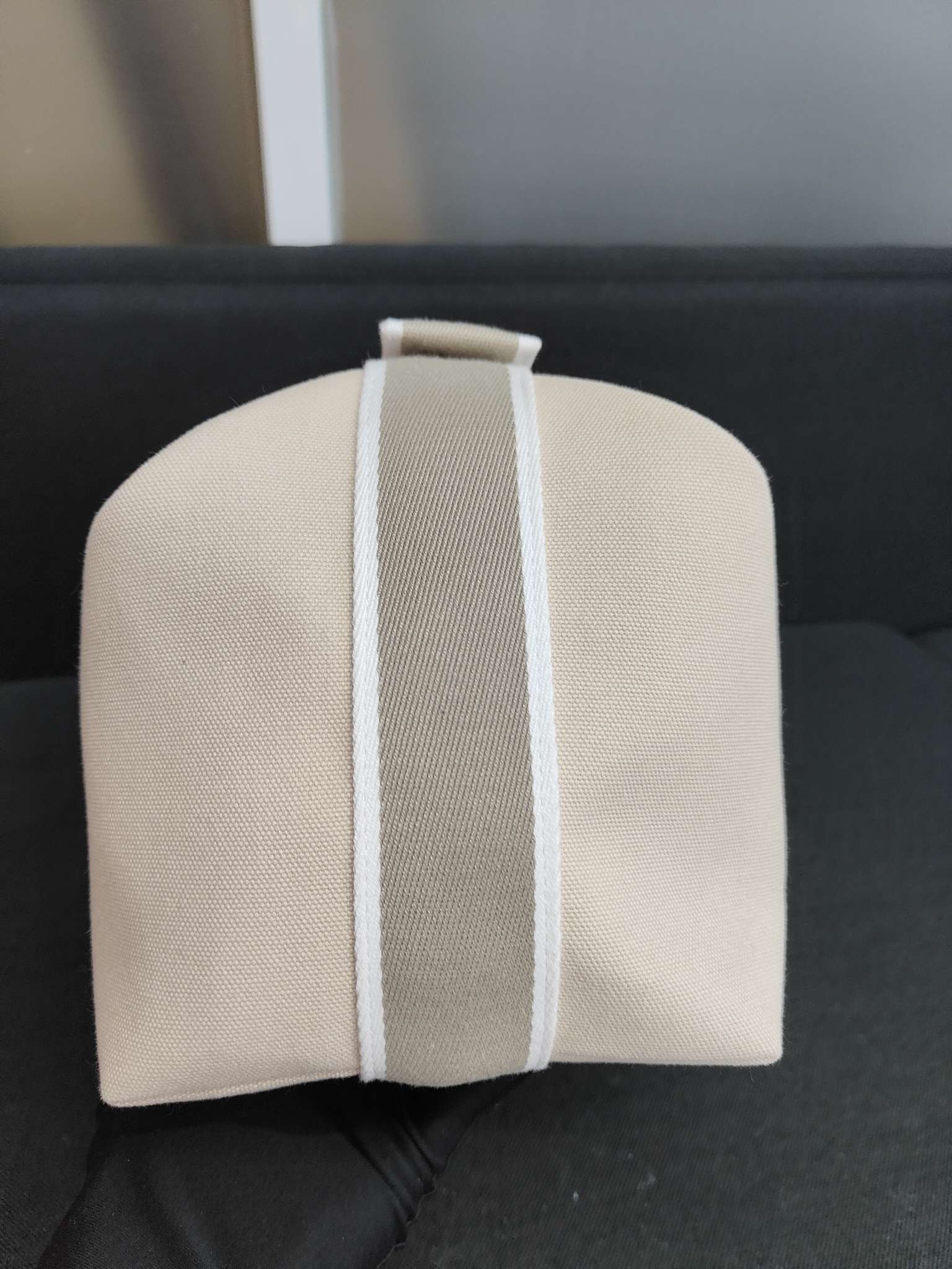 Hermes Canvas White