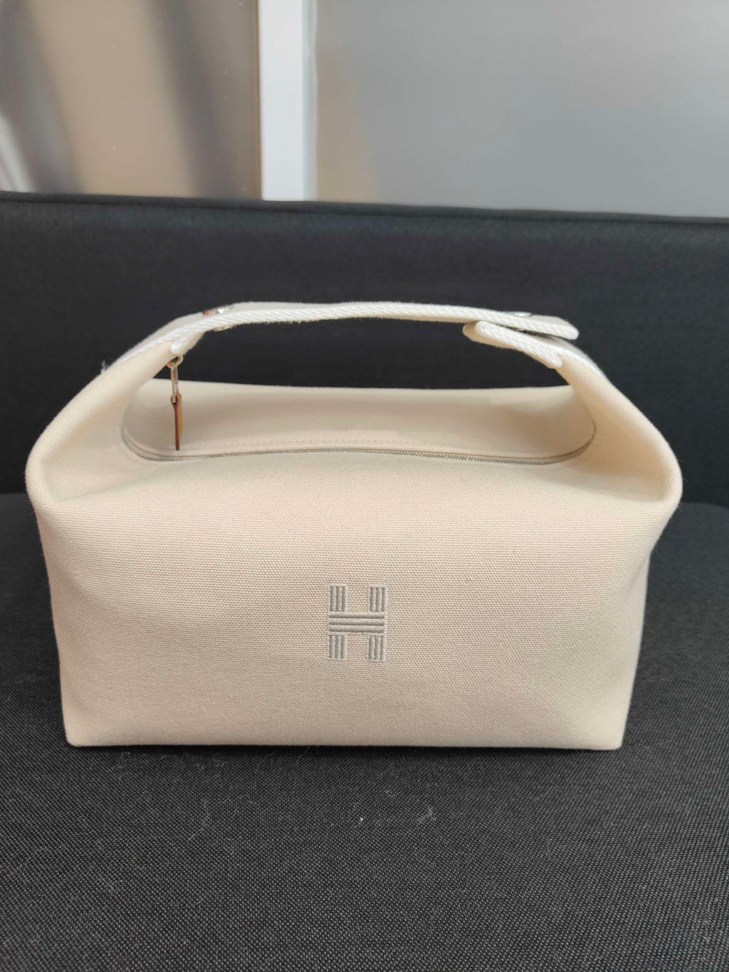 Hermes Canvas White