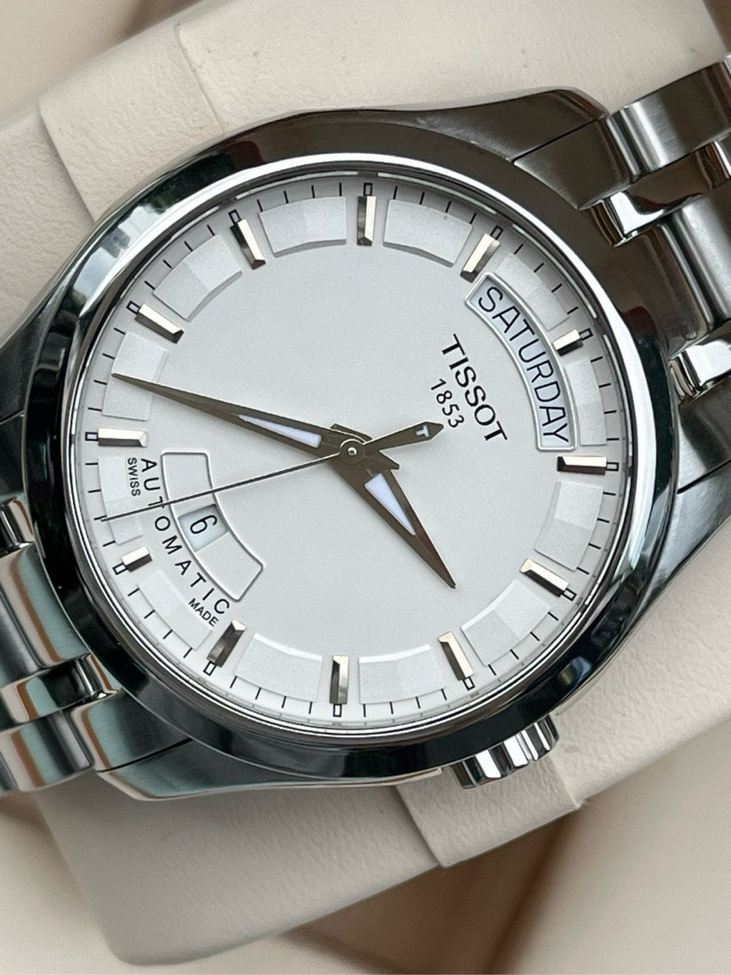 Tissot Classic White Automatic (self-winding) watch 39 millimeters T035.407.11.031.00