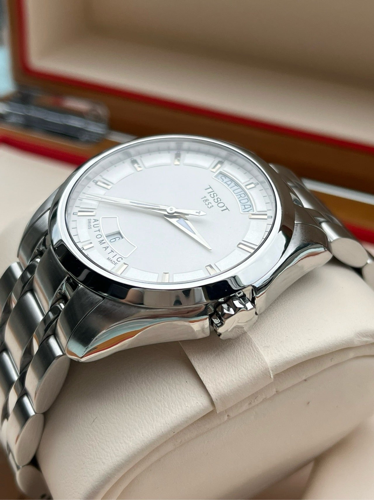Tissot Classic White Automatic (self-winding) watch 39 millimeters T035.407.11.031.00