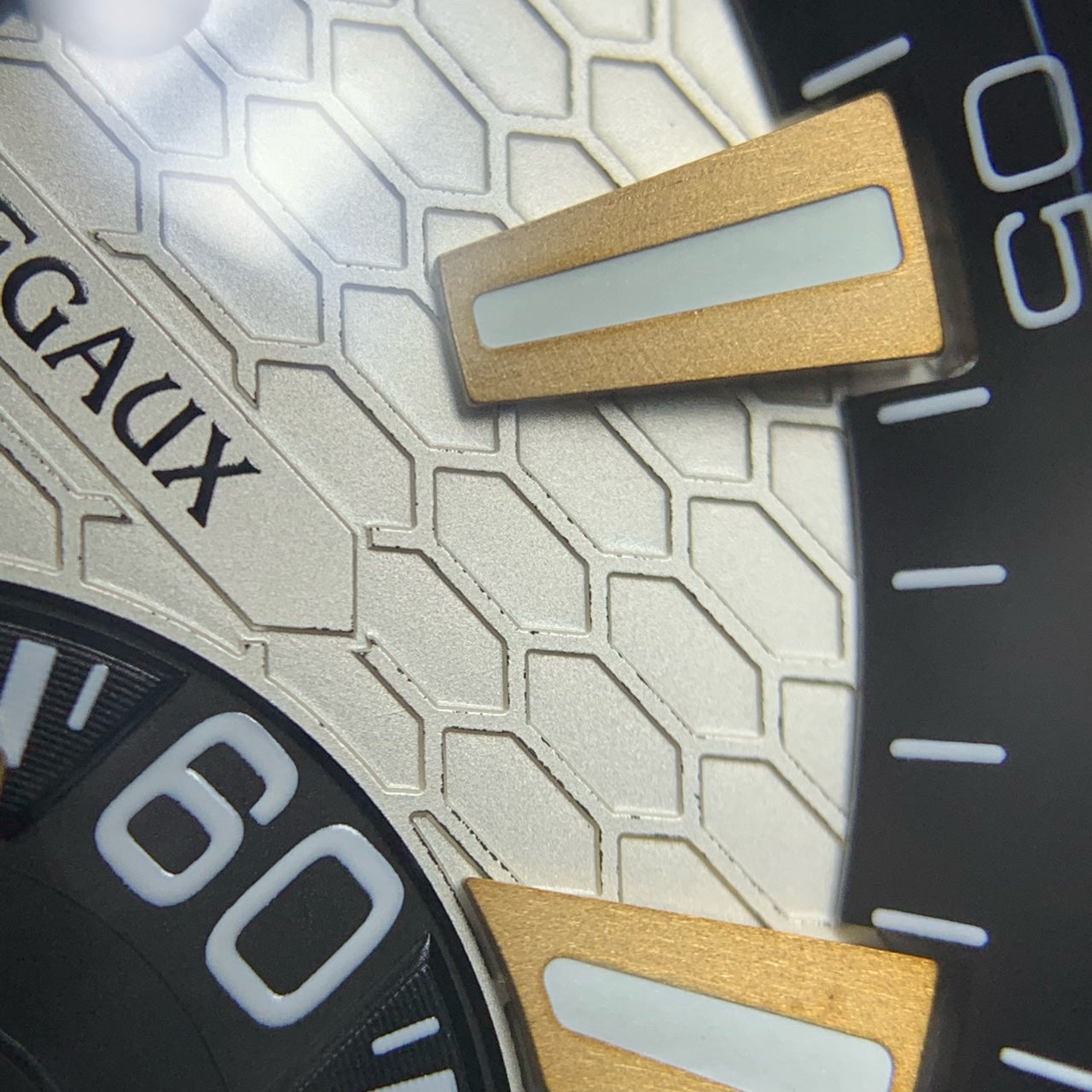Girard-Perregaux Sea Hawk series 44 millimeters 49970-34-132-BB6A