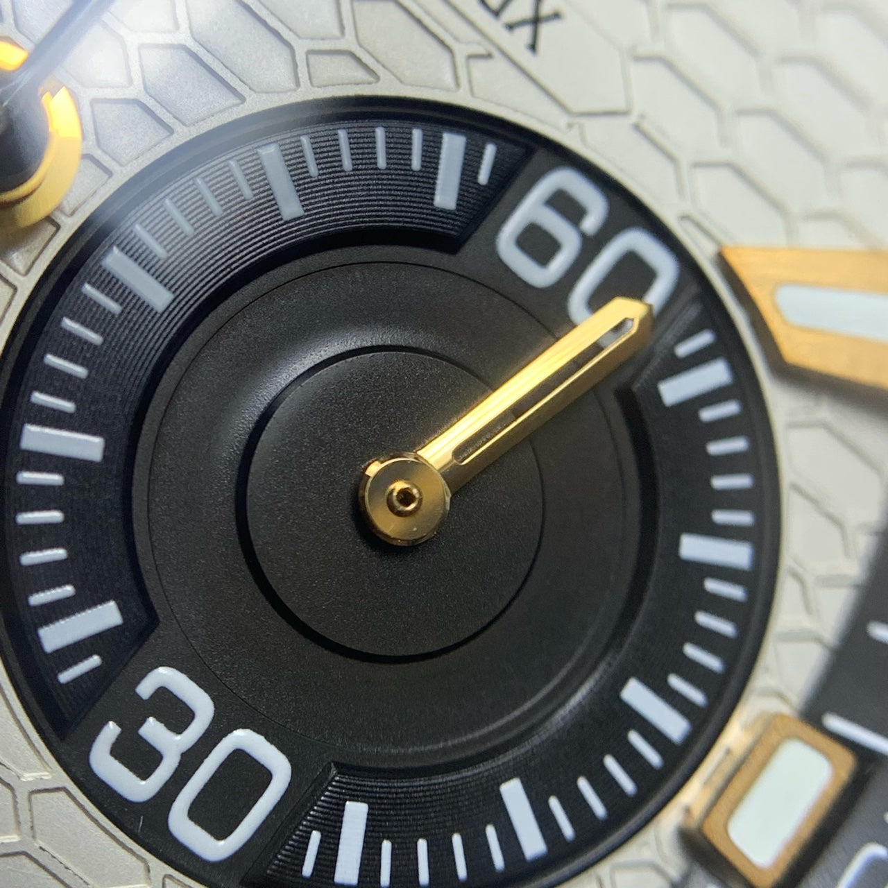 Girard-Perregaux Sea Hawk series 44 millimeters 49970-34-132-BB6A