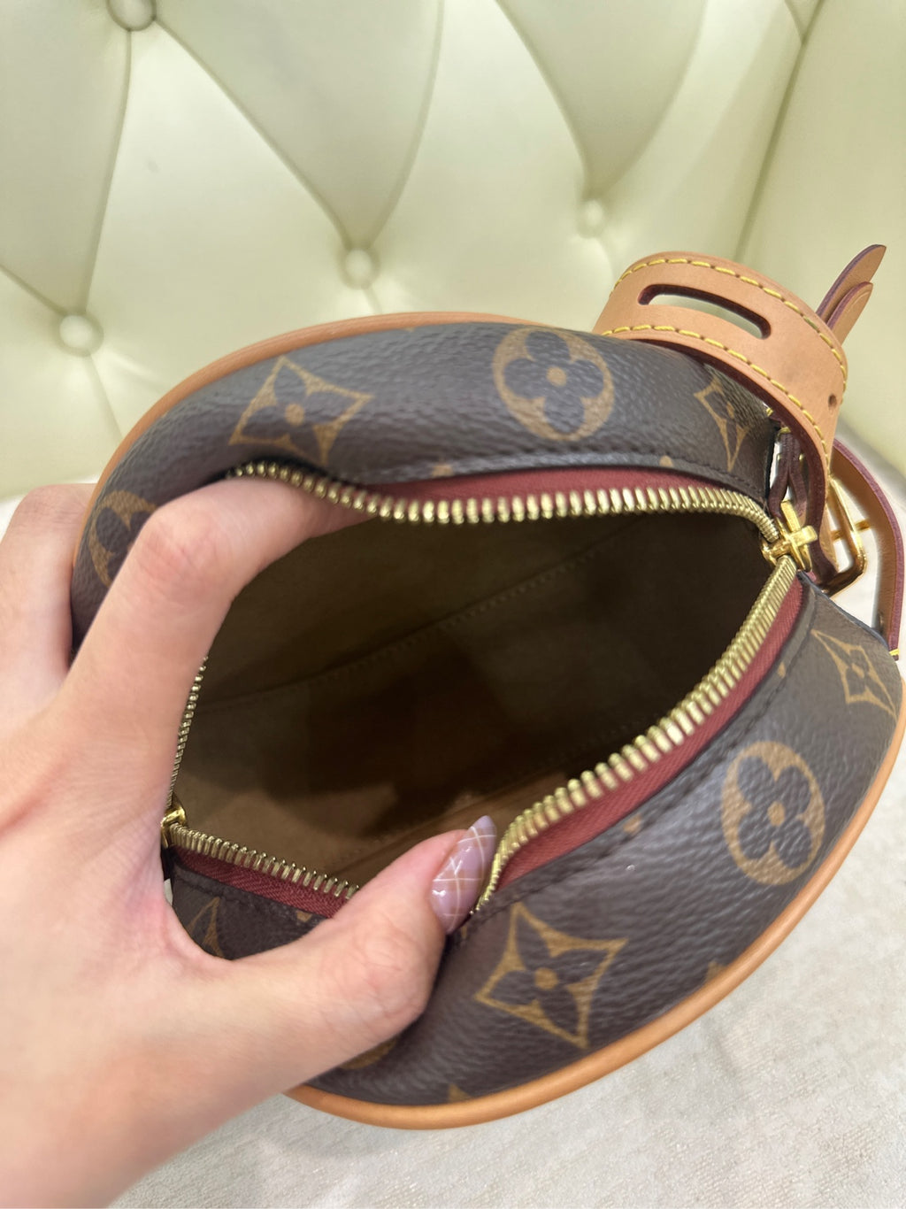 Louis Vuitton Boîte Chapeau Souple Crossbody 17 x 18 x 7 M45578