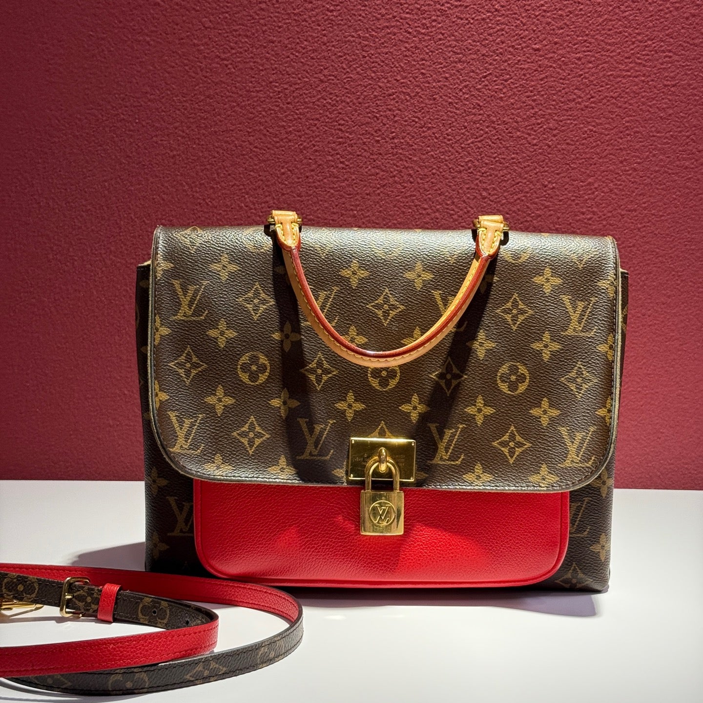 Louis Vuitton Red M44286