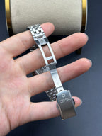 梅花 White Automatic (self-winding) watch