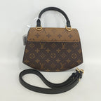 Louis Vuitton Messenger Bag