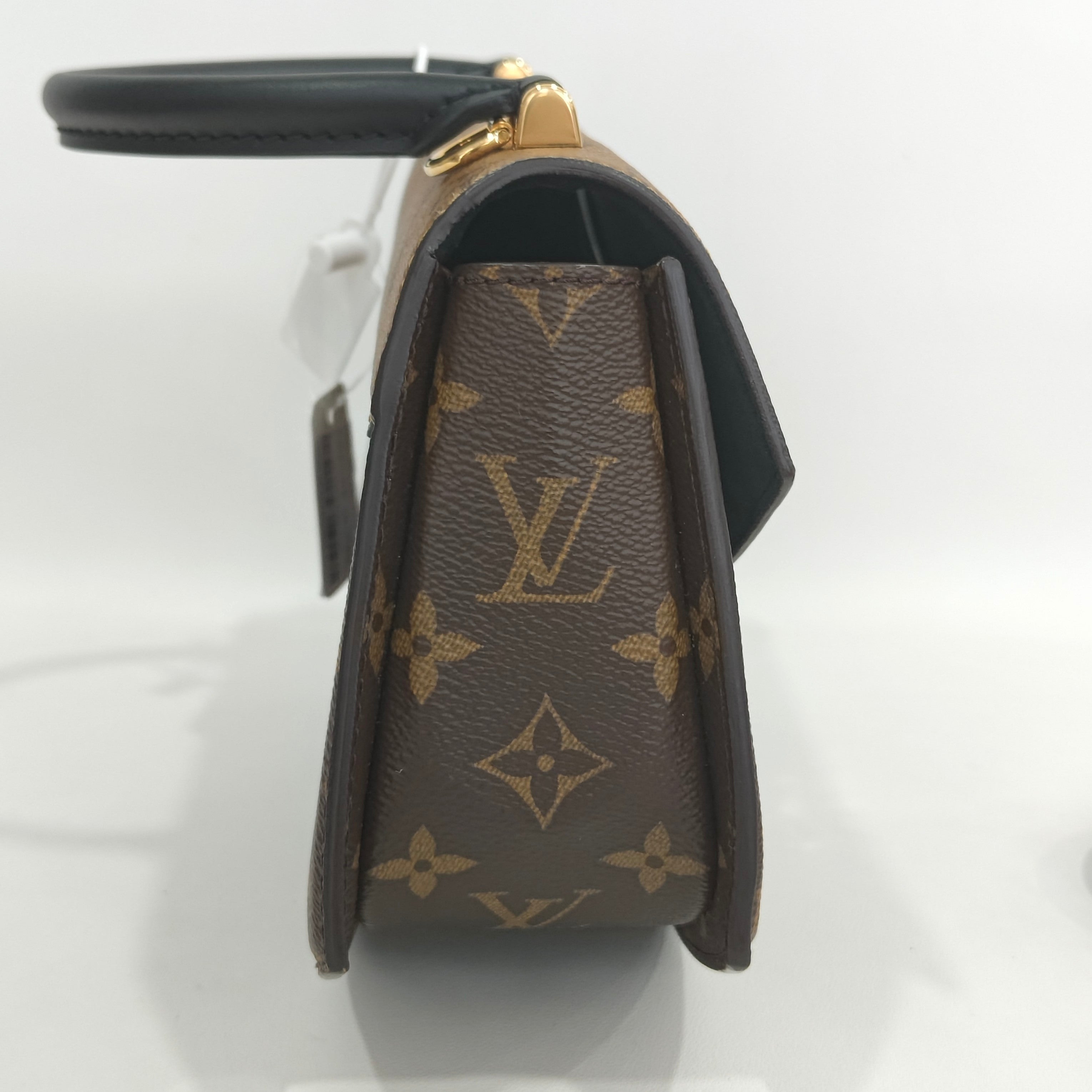 Louis Vuitton Messenger Bag