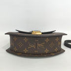 Louis Vuitton Messenger Bag