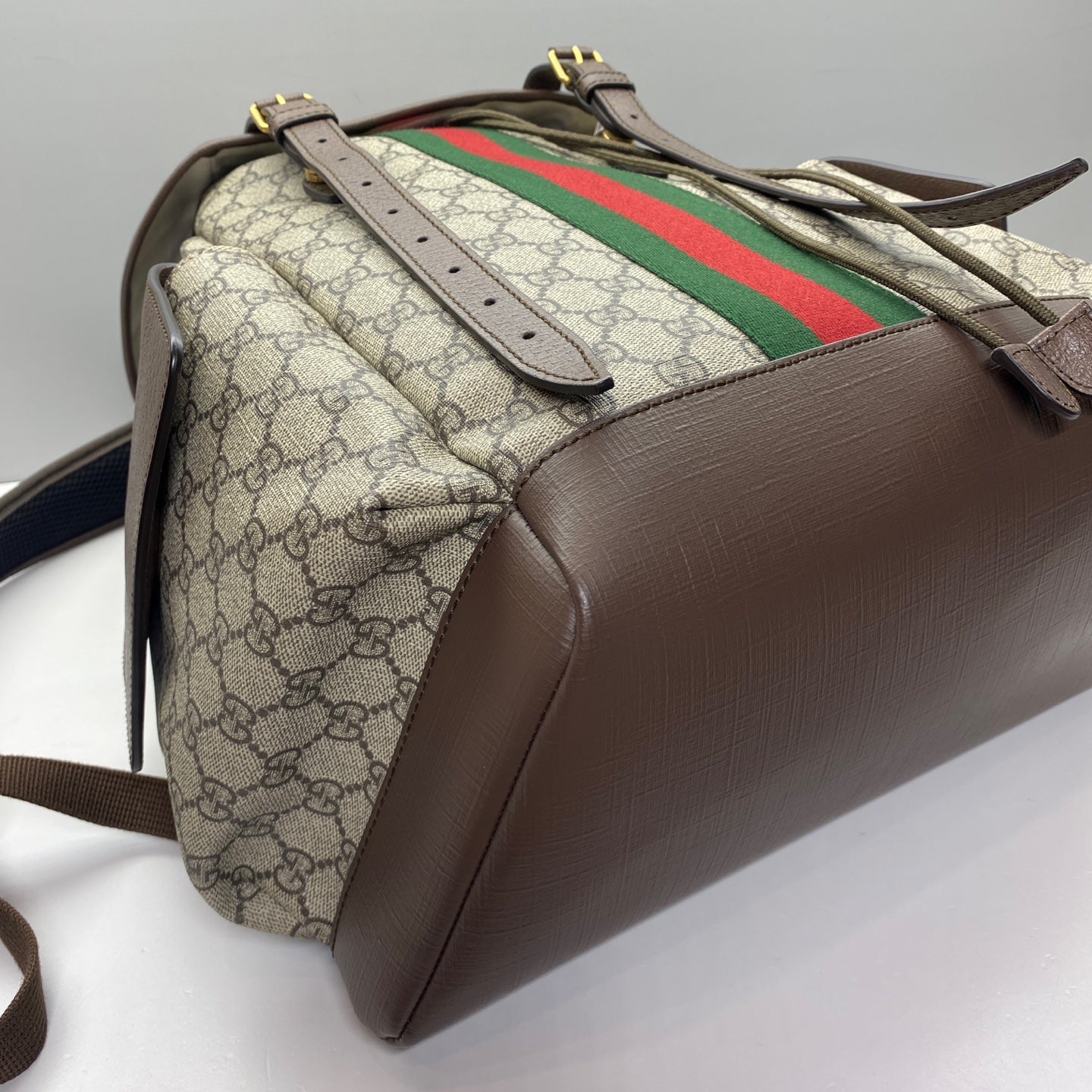 Gucci Backpack 598140HUHAT8564