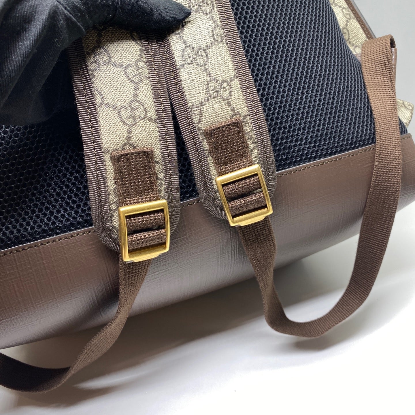 Gucci Backpack 598140HUHAT8564