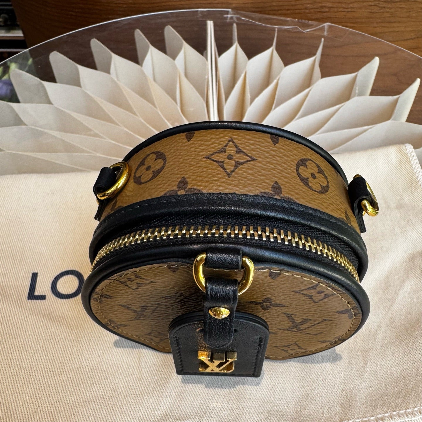 Louis Vuitton M68577