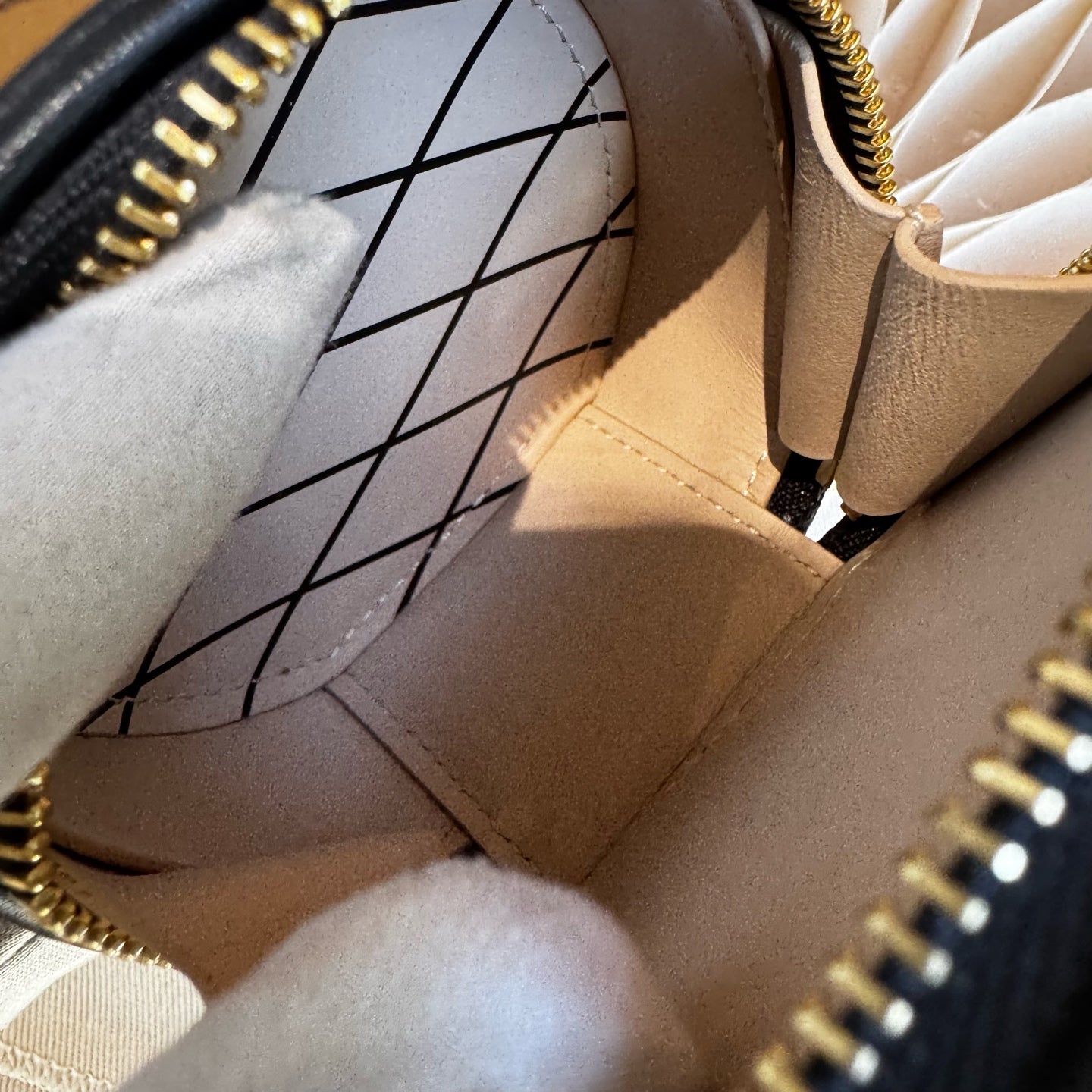 Louis Vuitton M68577