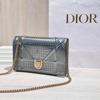 Dior Silver Crossbody 19 x 12 x 3 centimeters S0328OSKN M04L