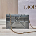 Dior Silver Crossbody 19 x 12 x 3 centimeters S0328OSKN M04L