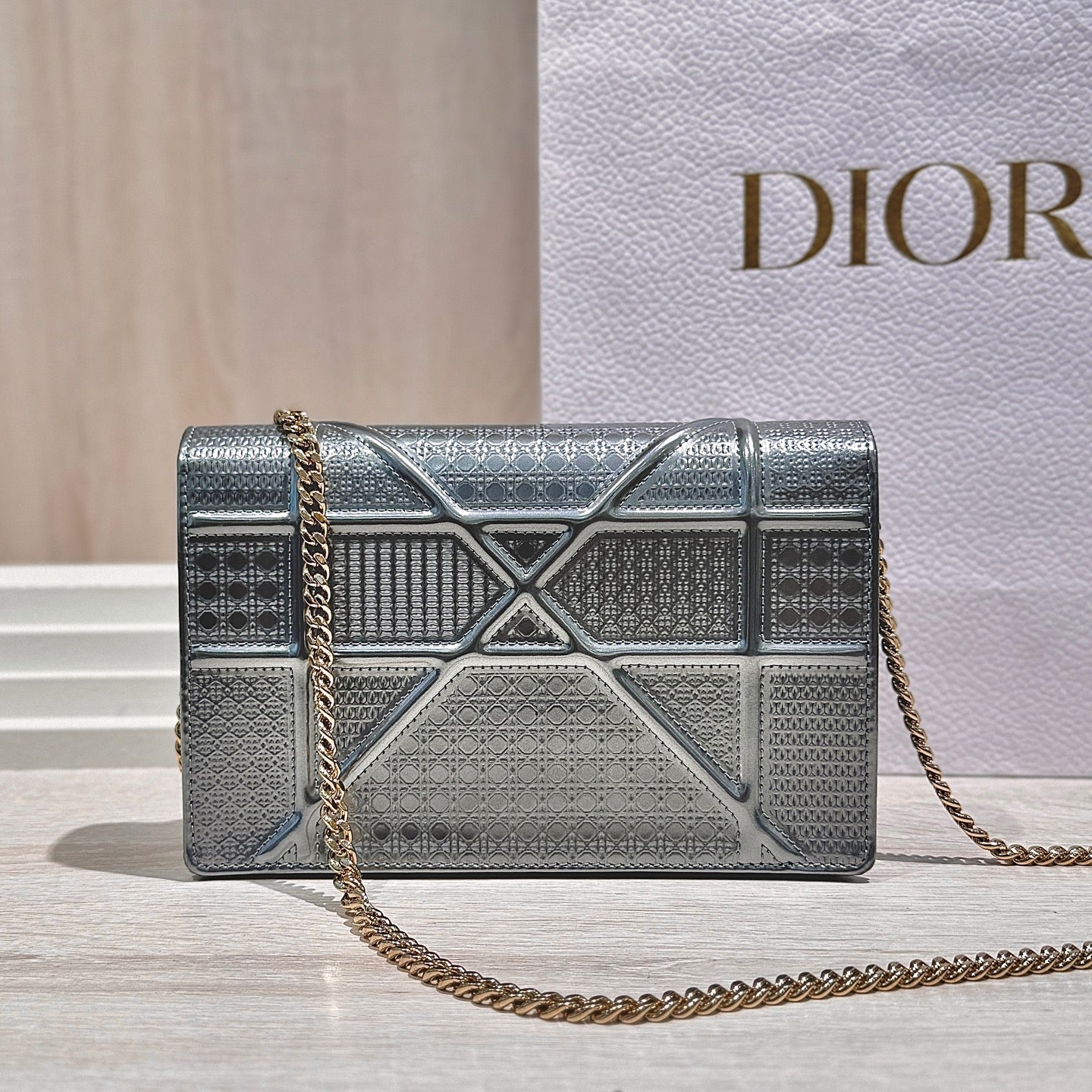 Dior Silver Crossbody 19 x 12 x 3 centimeters S0328OSKN M04L