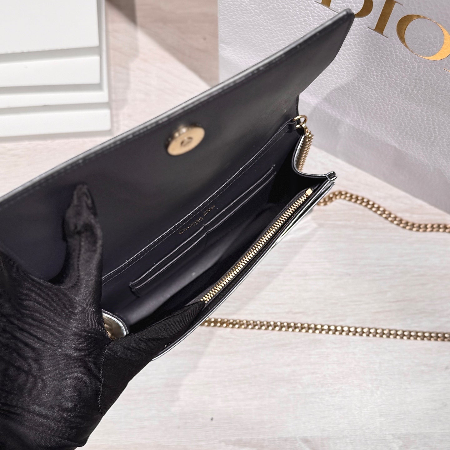 Dior Silver Crossbody 19 x 12 x 3 centimeters S0328OSKN M04L
