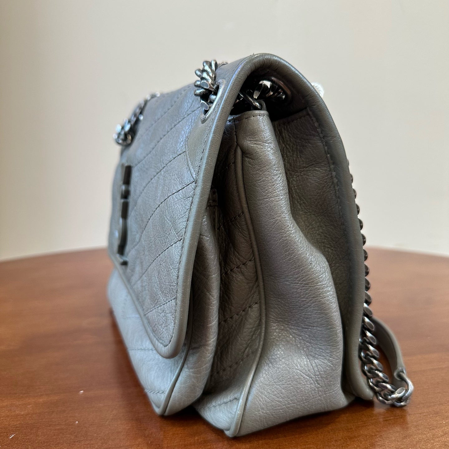 Saint laurent NIKI series handbags Leather Gray 4988940EN041202