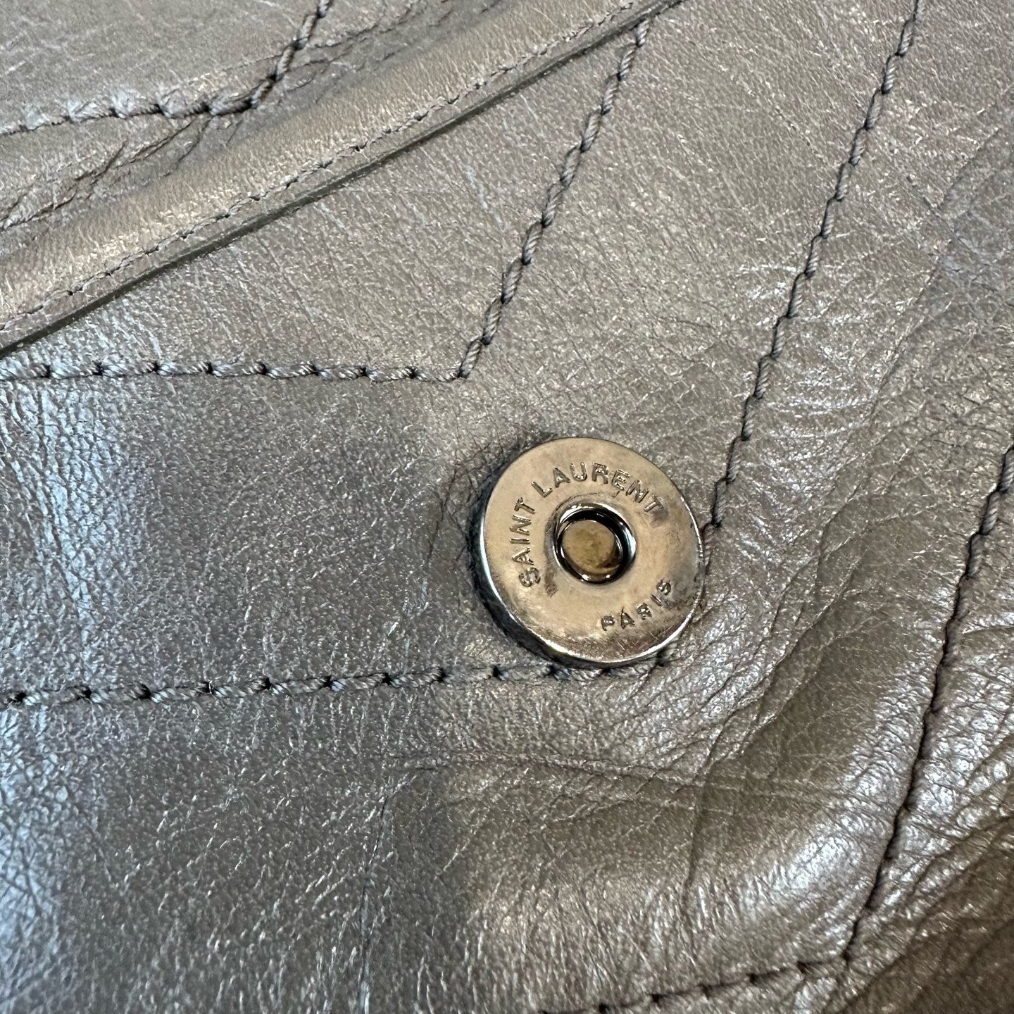 Saint laurent NIKI series handbags Leather Gray 4988940EN041202