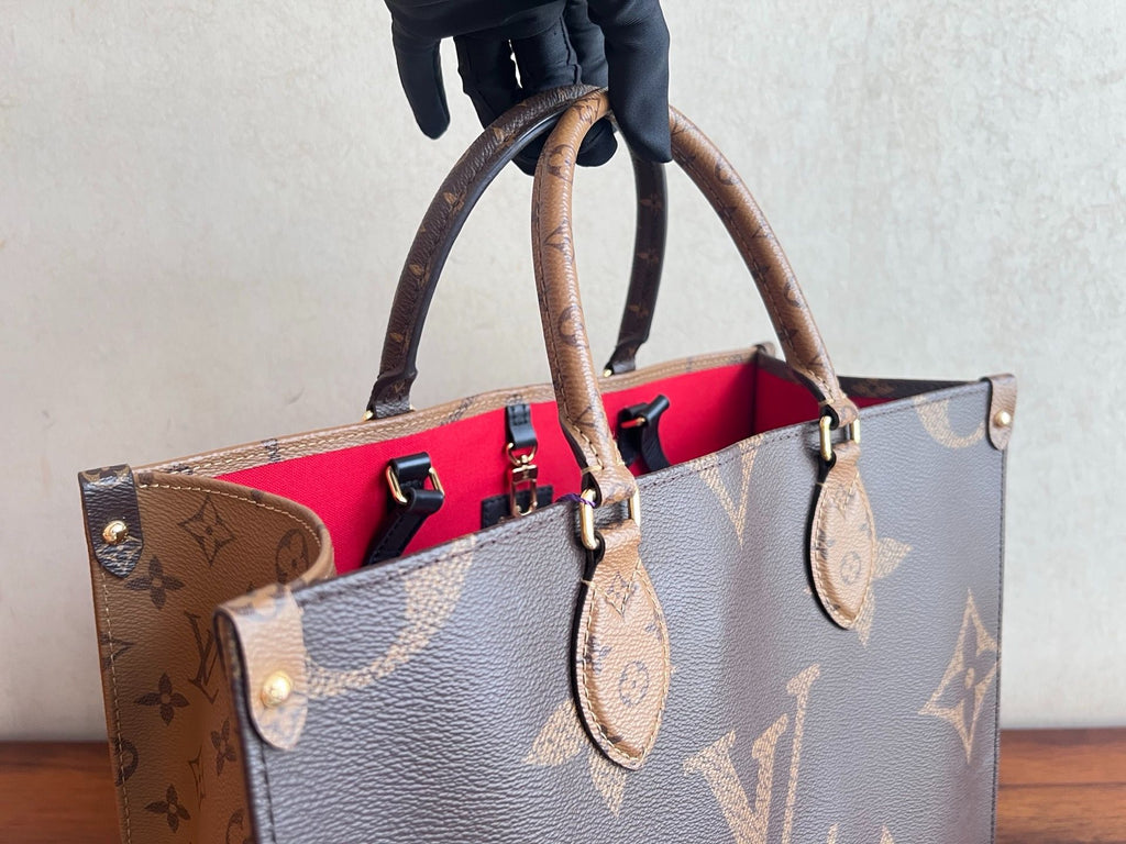 Louis Vuitton ONTHEGO Medium-Sized Handbag Canvas M45321