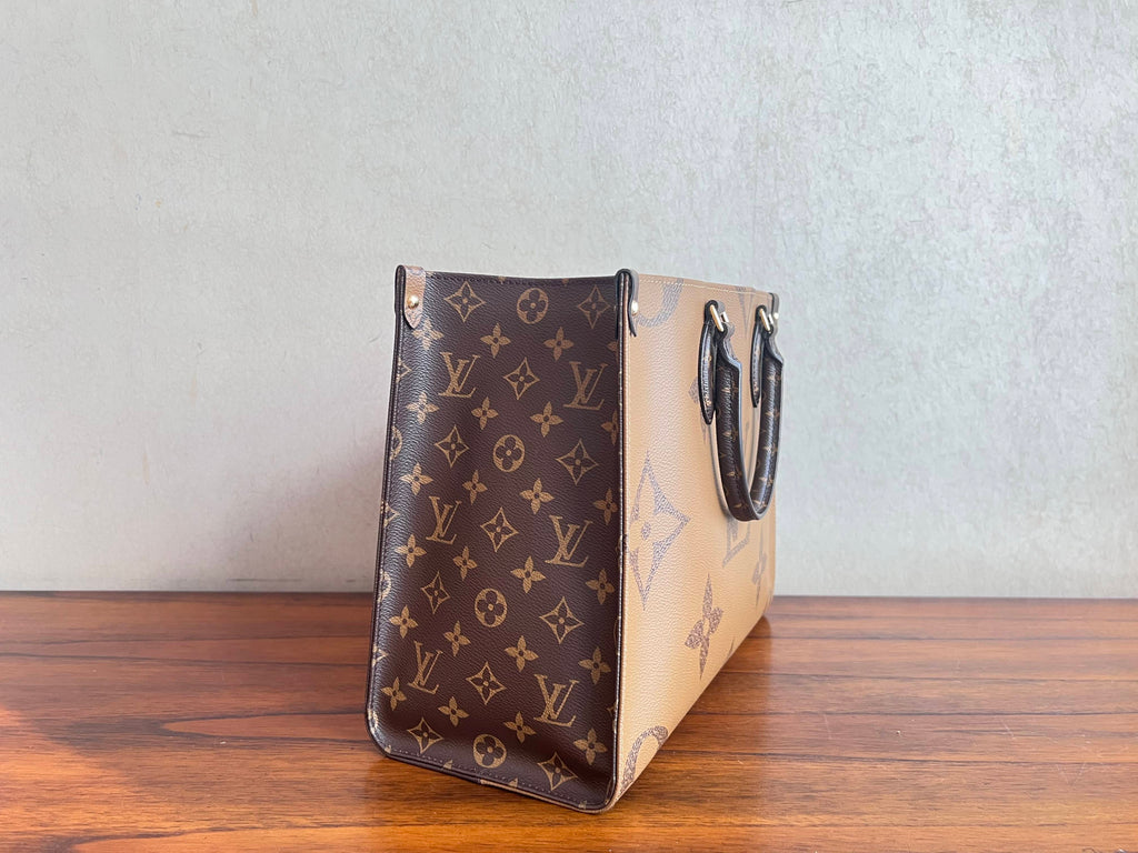 Louis Vuitton ONTHEGO Medium-Sized Handbag Canvas M45321