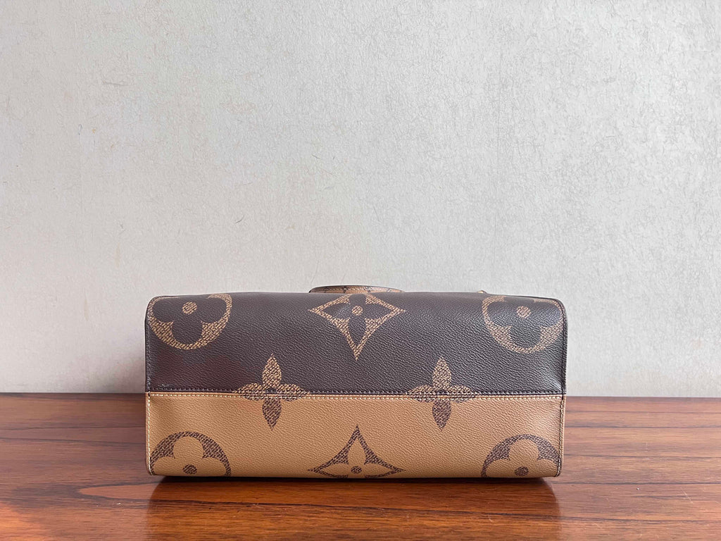 Louis Vuitton ONTHEGO Medium-Sized Handbag Canvas M45321