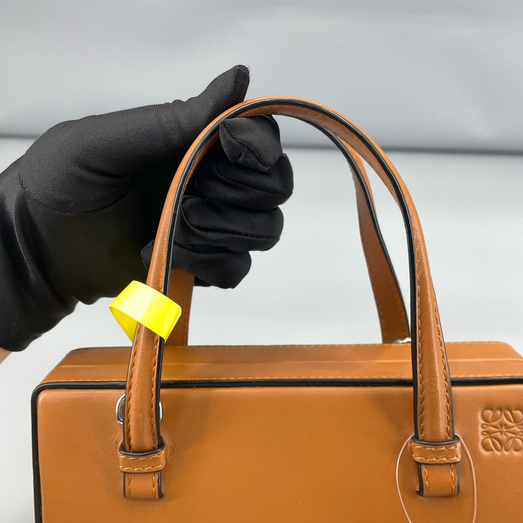 Loewe Brown