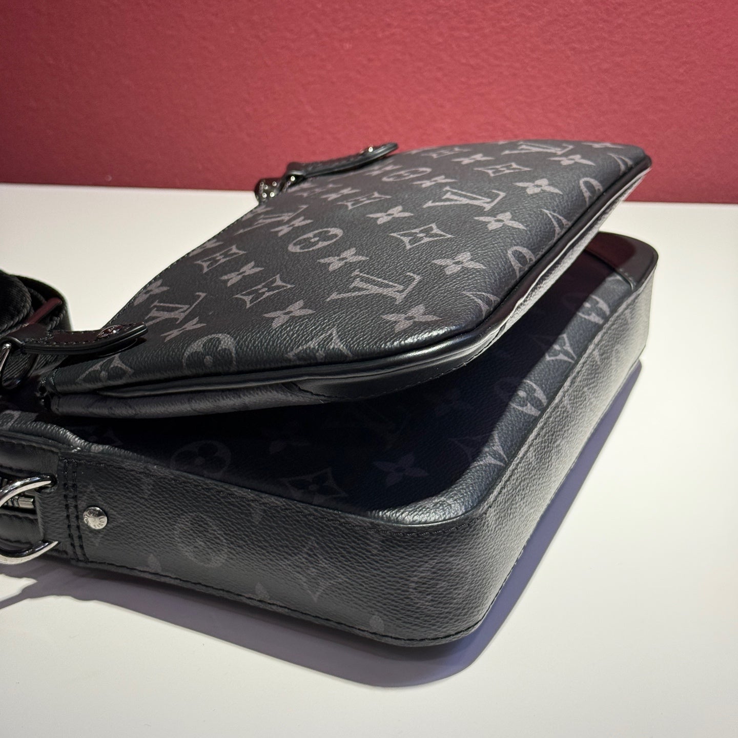 Louis Vuitton Trio Canvas 25 x 18.5 x 7 M69443