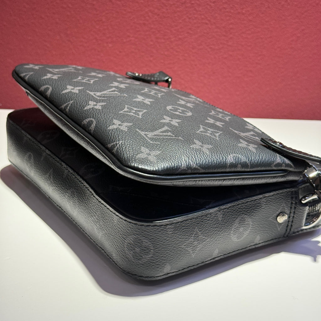 Louis Vuitton Trio Canvas 25 x 18.5 x 7 M69443
