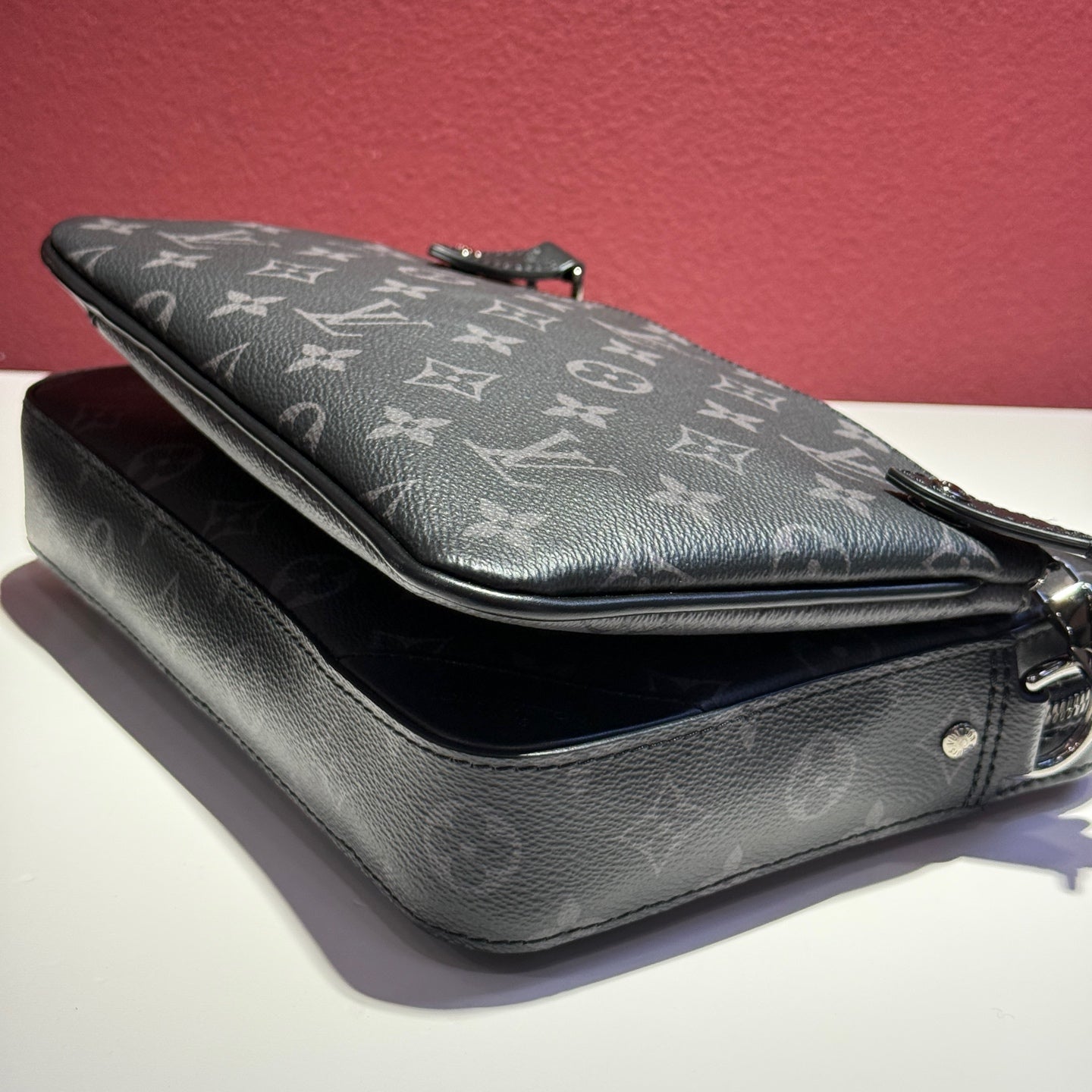 Louis Vuitton Trio Canvas 25 x 18.5 x 7 M69443