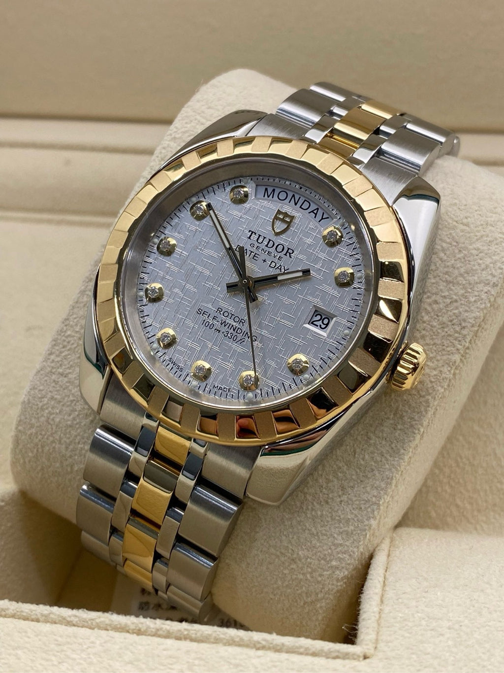 Tudor Classic Gray Automatic (self-winding) watch 41 millimeters M23013-0016