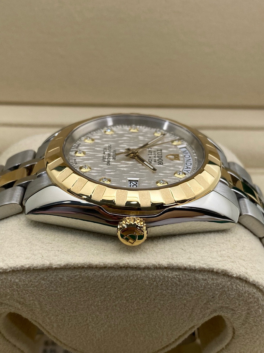 Tudor Classic Gray Automatic (self-winding) watch 41 millimeters M23013-0016