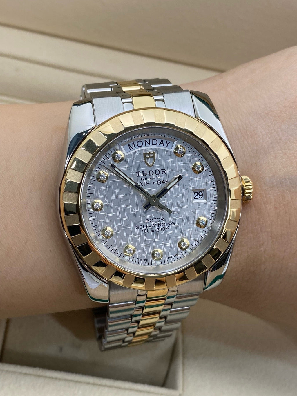 Tudor Classic Gray Automatic (self-winding) watch 41 millimeters M23013-0016
