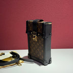 Louis Vuitton 11.0x 17.5x 3.5 cm M63913