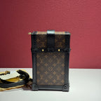 Louis Vuitton 11.0x 17.5x 3.5 cm M63913