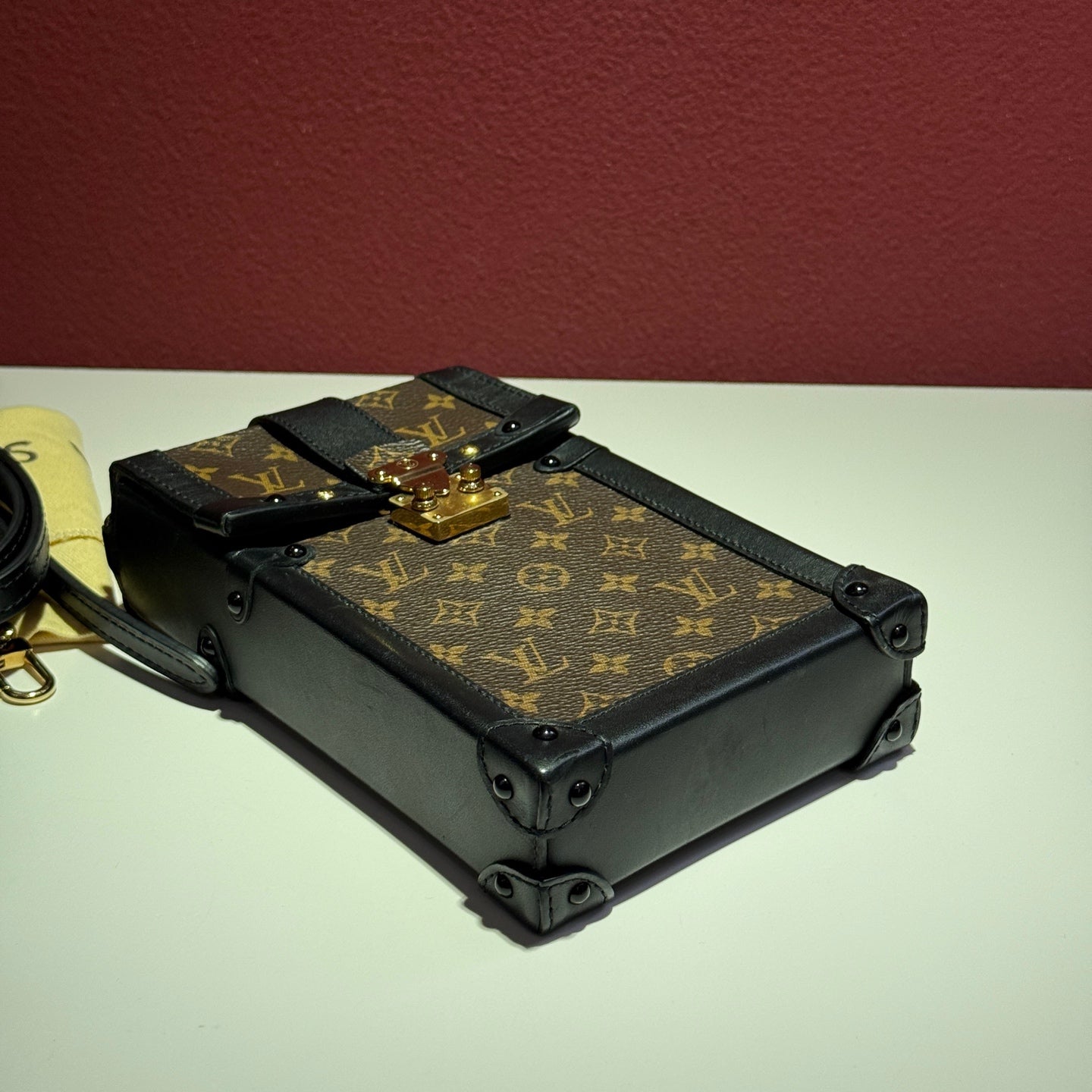 Louis Vuitton 11.0x 17.5x 3.5 cm M63913