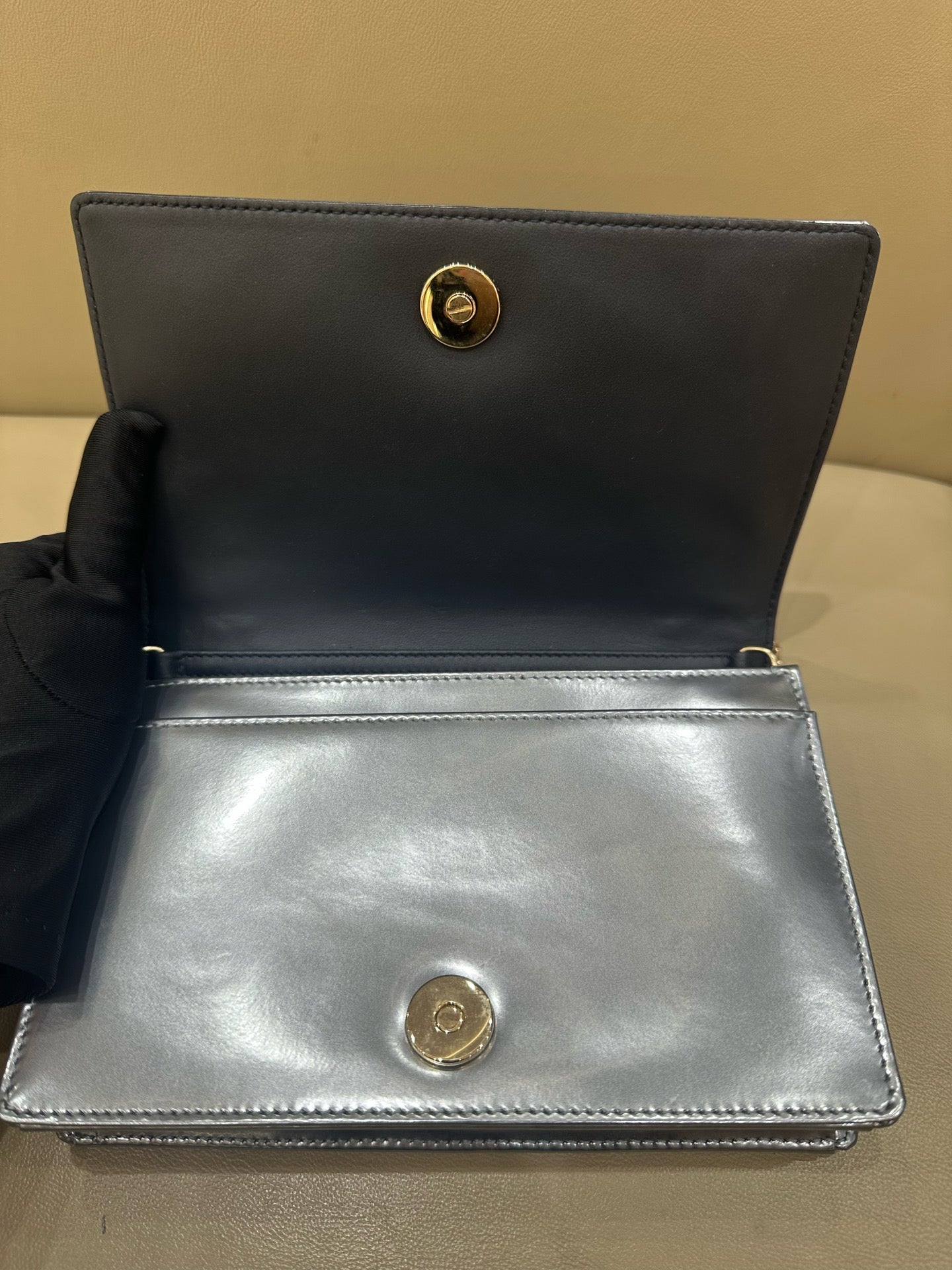 Dior Silver Crossbody 19 x 12 x 3 centimeters S0328OSKN M04L