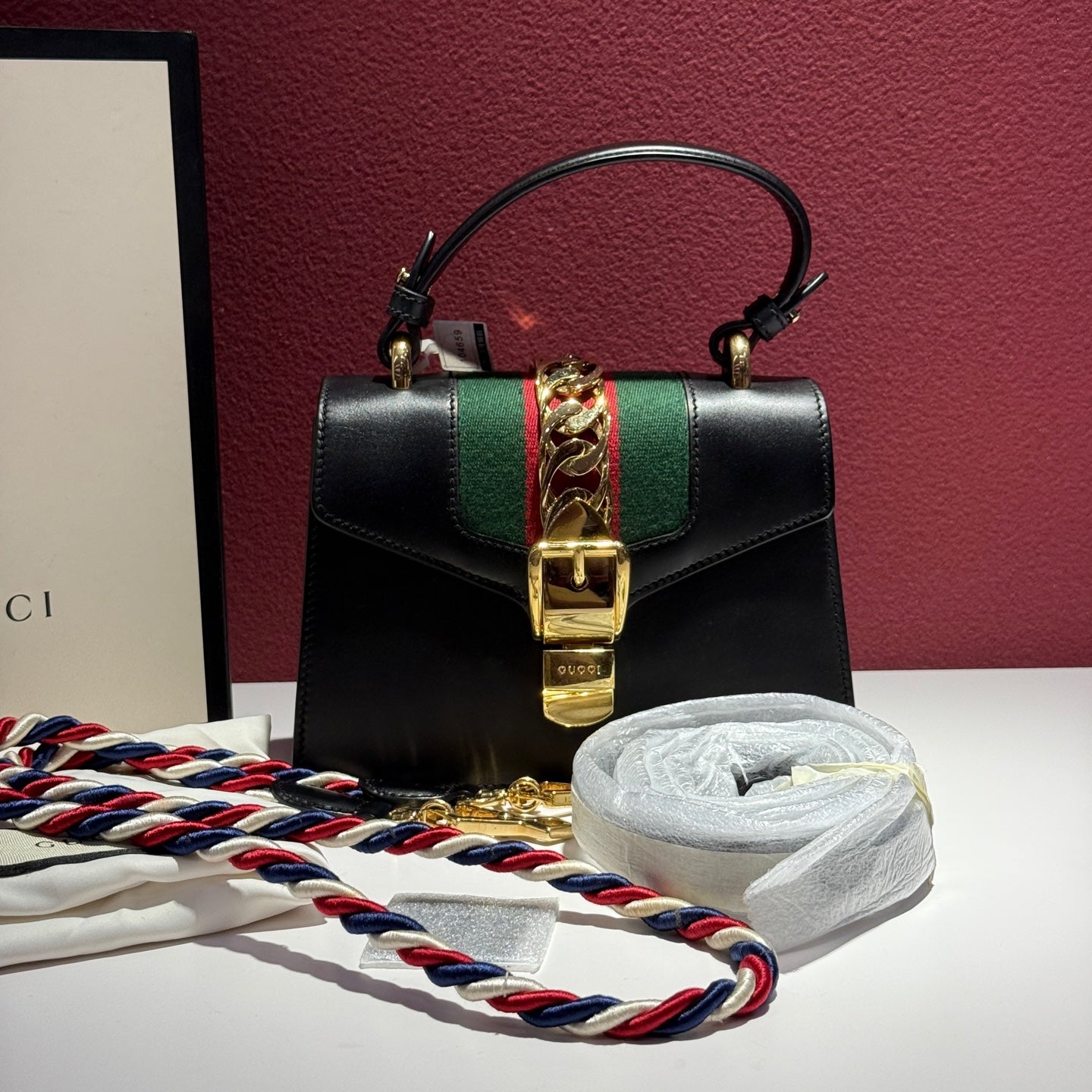 Gucci Black 470270D4ZAG8015