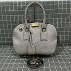 Burberry 9HBUST01